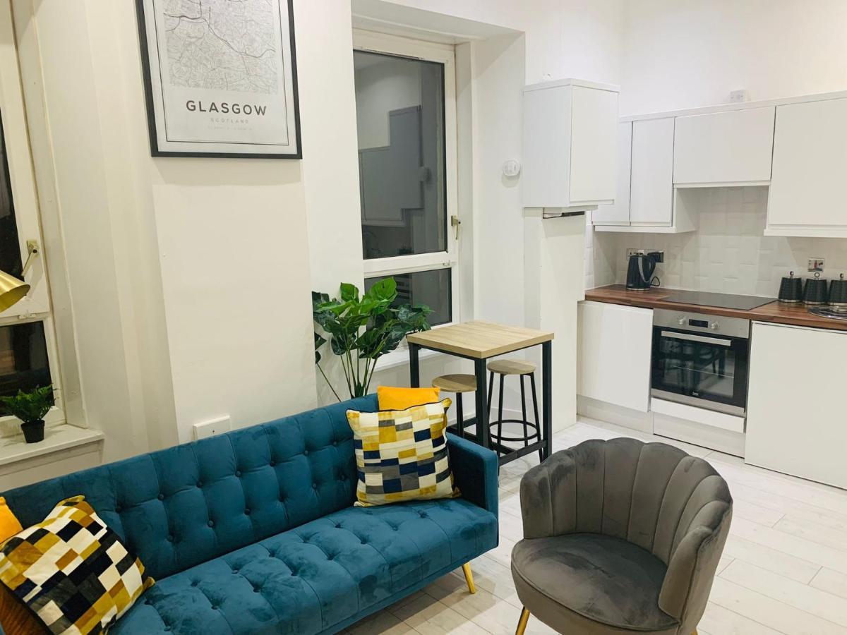 Cheerful 2 Bedroom Homely Apartment, Sleeps 4 Guest Comfy, 1X Double Bed, 2X Single Beds, Parking, Free Wifi, Suitable For Business, Leisure Guest,Glasgow, Glasgow West End, Near City Centre エクステリア 写真