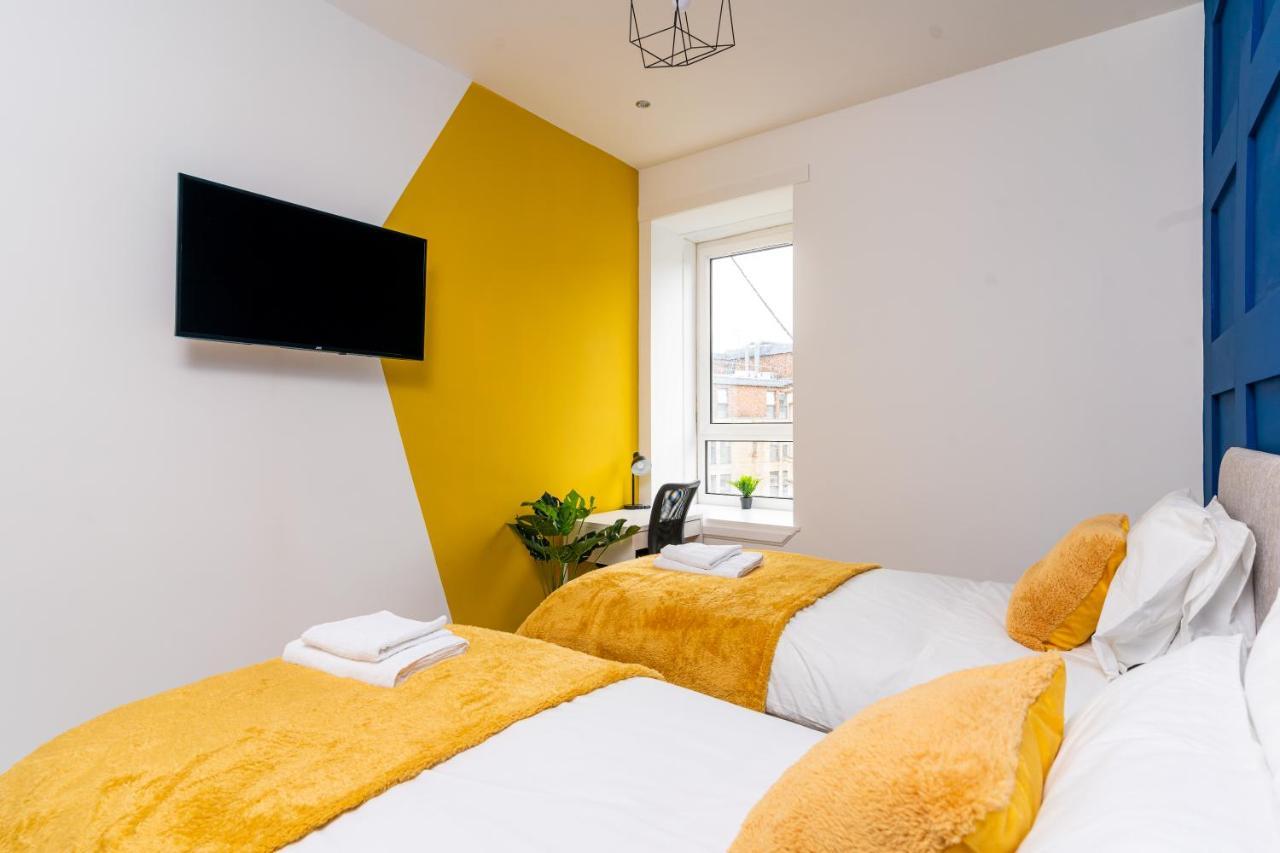 Cheerful 2 Bedroom Homely Apartment, Sleeps 4 Guest Comfy, 1X Double Bed, 2X Single Beds, Parking, Free Wifi, Suitable For Business, Leisure Guest,Glasgow, Glasgow West End, Near City Centre エクステリア 写真