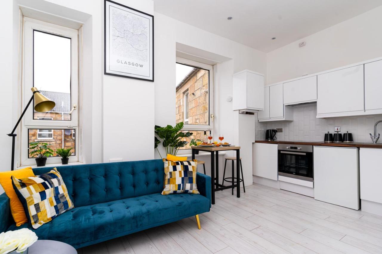 Cheerful 2 Bedroom Homely Apartment, Sleeps 4 Guest Comfy, 1X Double Bed, 2X Single Beds, Parking, Free Wifi, Suitable For Business, Leisure Guest,Glasgow, Glasgow West End, Near City Centre エクステリア 写真