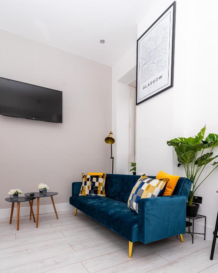 Cheerful 2 Bedroom Homely Apartment, Sleeps 4 Guest Comfy, 1X Double Bed, 2X Single Beds, Parking, Free Wifi, Suitable For Business, Leisure Guest,Glasgow, Glasgow West End, Near City Centre エクステリア 写真